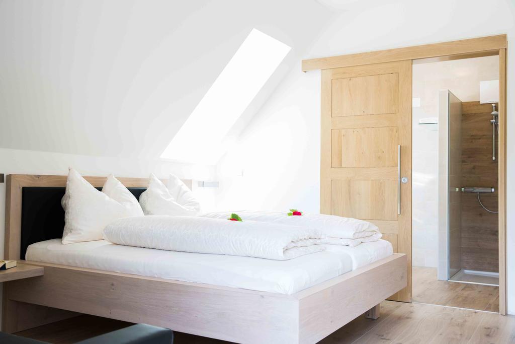 Weingut-Gaestezimmer Uhl Ratsch an der Weinstraße Exterior foto